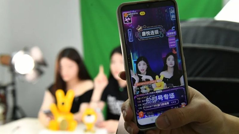 在长途搬家过程中，首先要对易碎品进行分类与识别。易碎品大致可以分为以下几类：